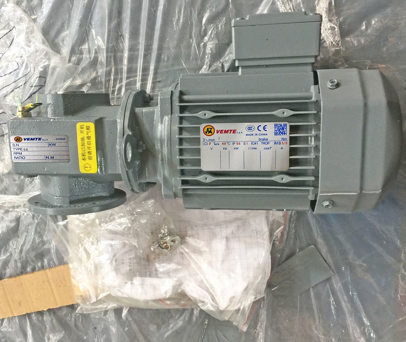 减速机带3400W变频电机.jpg