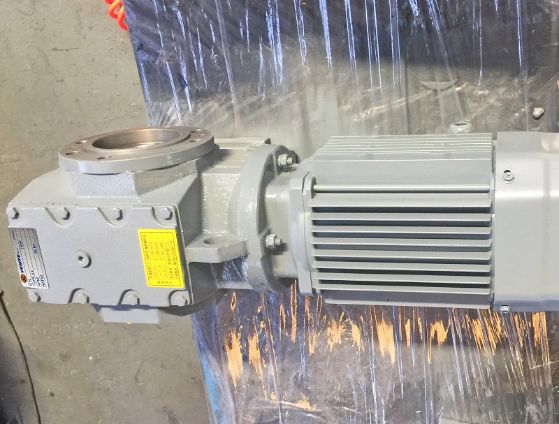 木材剥皮机减速机,250W减速电机,SAF系列减速器,减速机选型案例.jpg