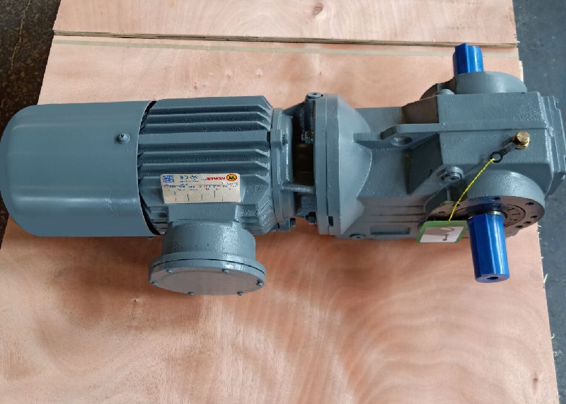 煤矿用减速机,防爆减速电机,5.5KW电机减速机.jpg