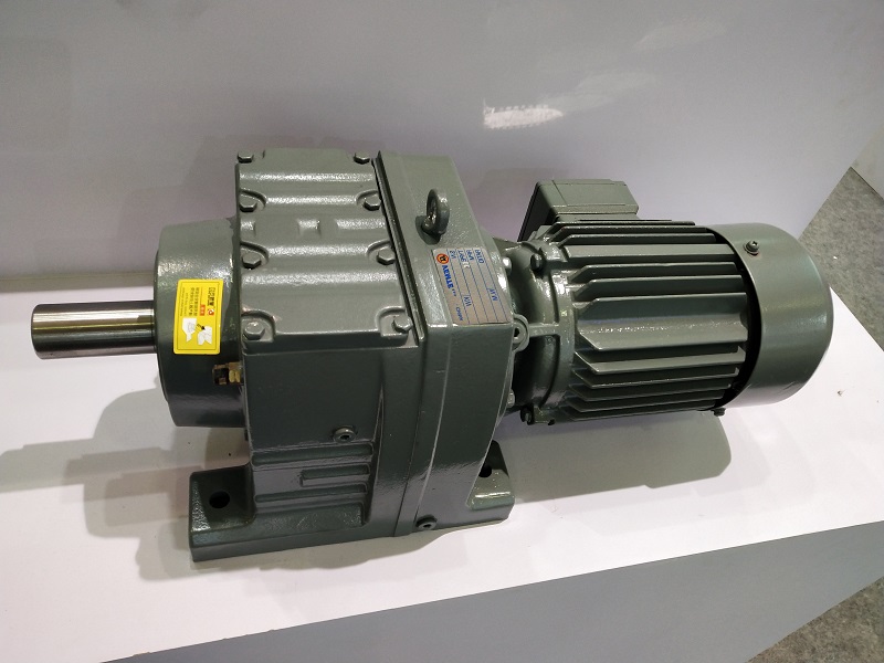 C205斜齿轮减速机型号大全.jpg