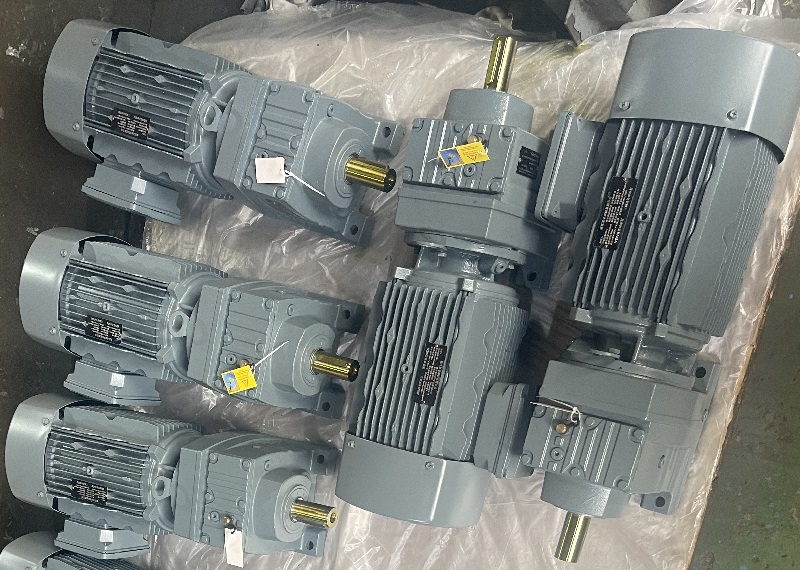 隔墙板切割机减速机,R87减速电机,R87DRE112M4减速器.jpg